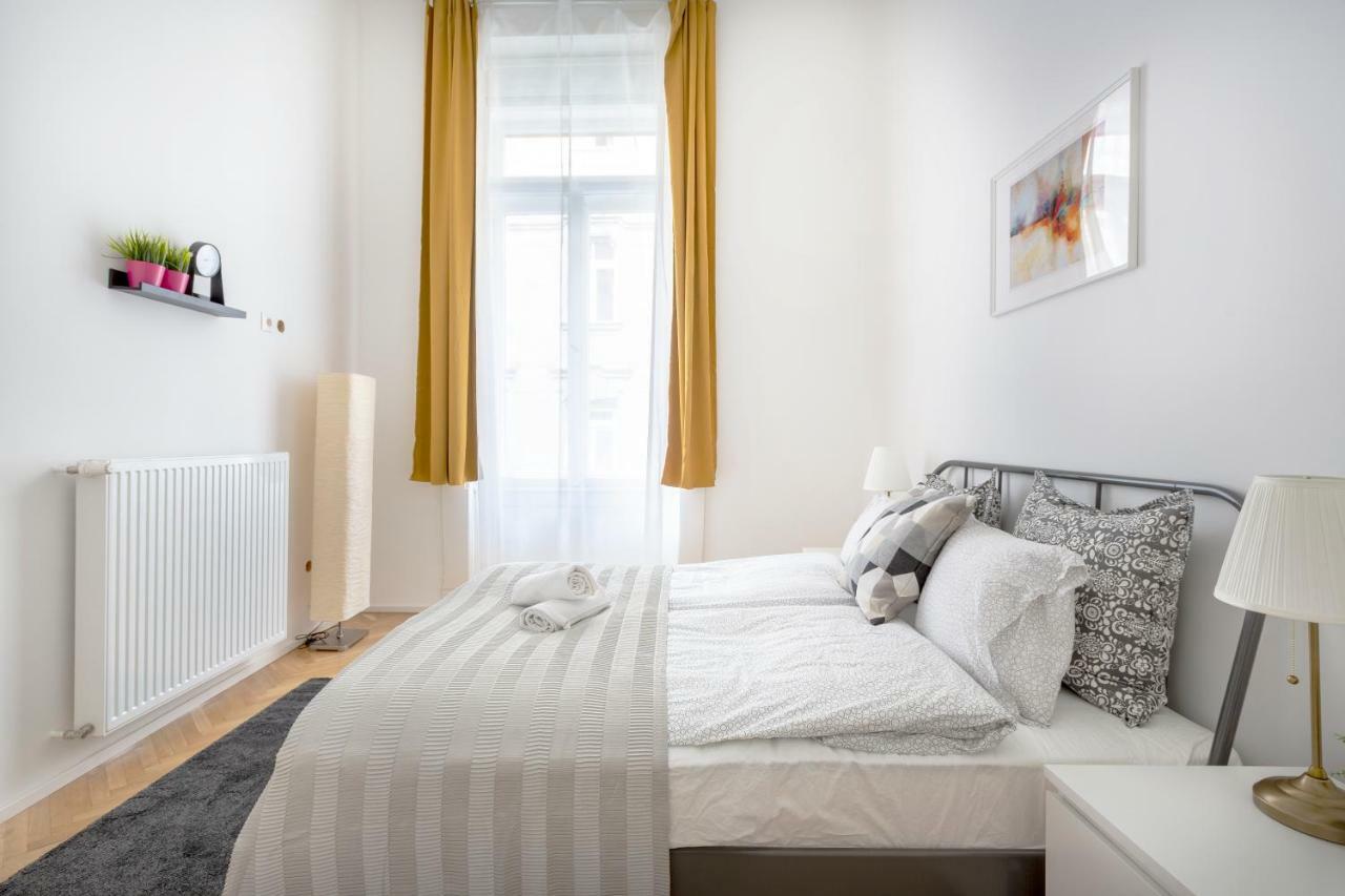 Exclusive Downtown Bella Home Budapest Exterior photo