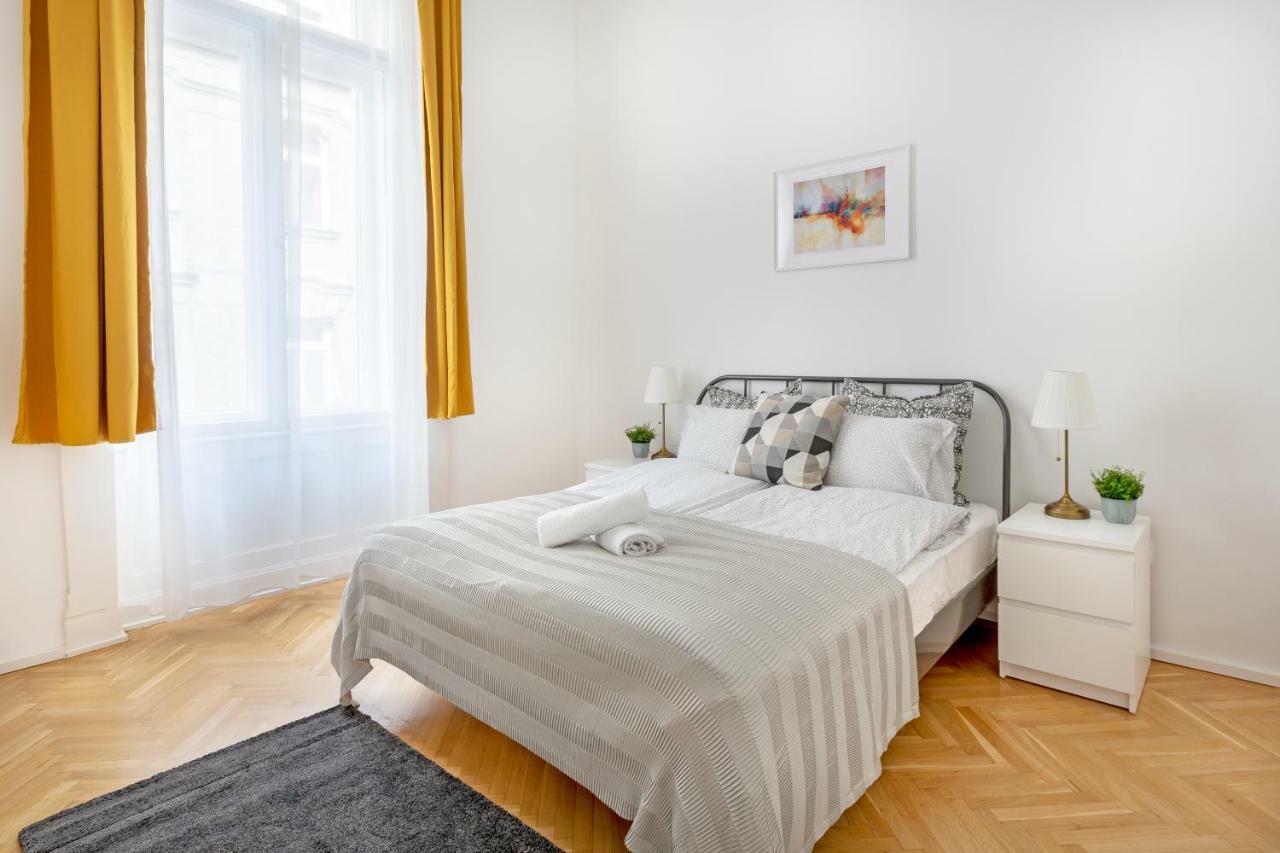 Exclusive Downtown Bella Home Budapest Exterior photo